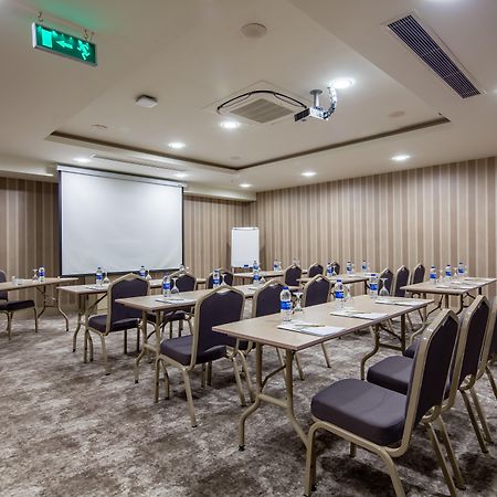 Holiday Inn Antalya - Lara By Ihg Business billede Meeting room