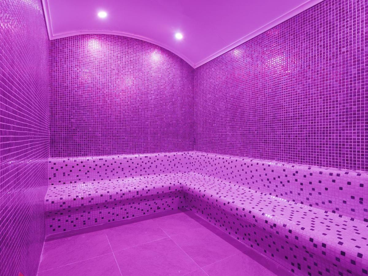 Holiday Inn Antalya - Lara By Ihg Eksteriør billede A modern Turkish bath