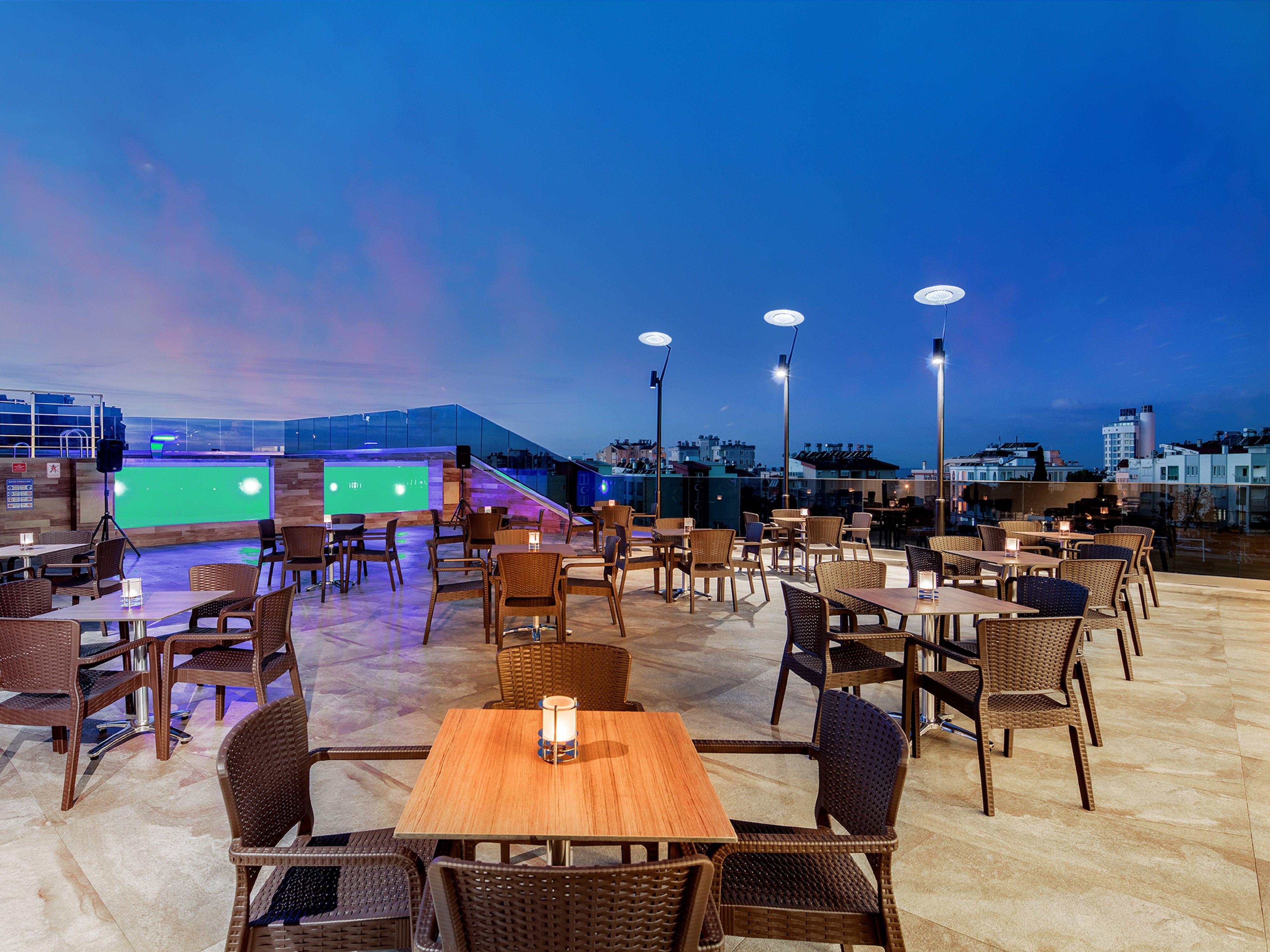 Holiday Inn Antalya - Lara By Ihg Eksteriør billede Rooftop bar