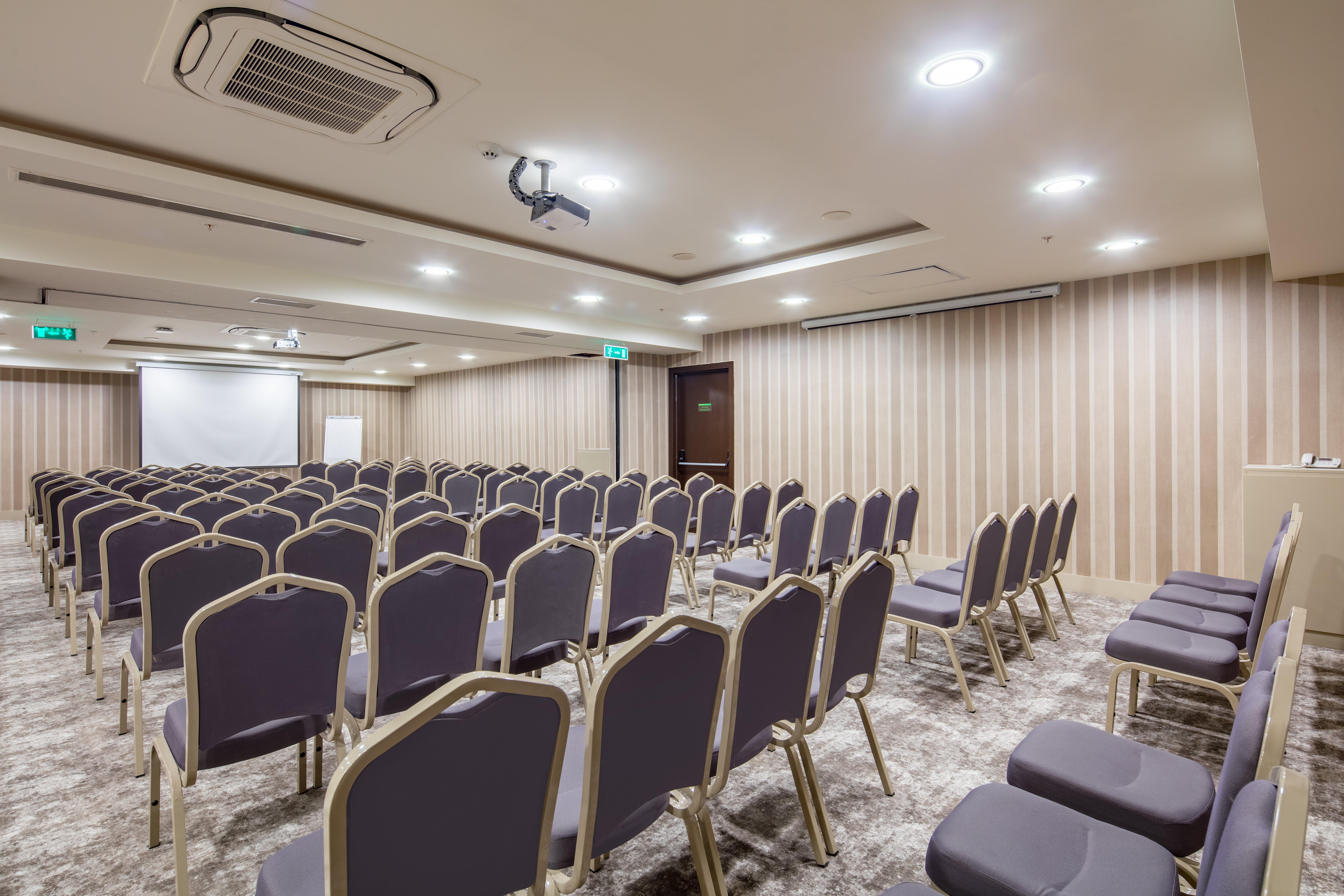 Holiday Inn Antalya - Lara By Ihg Eksteriør billede Meeting room