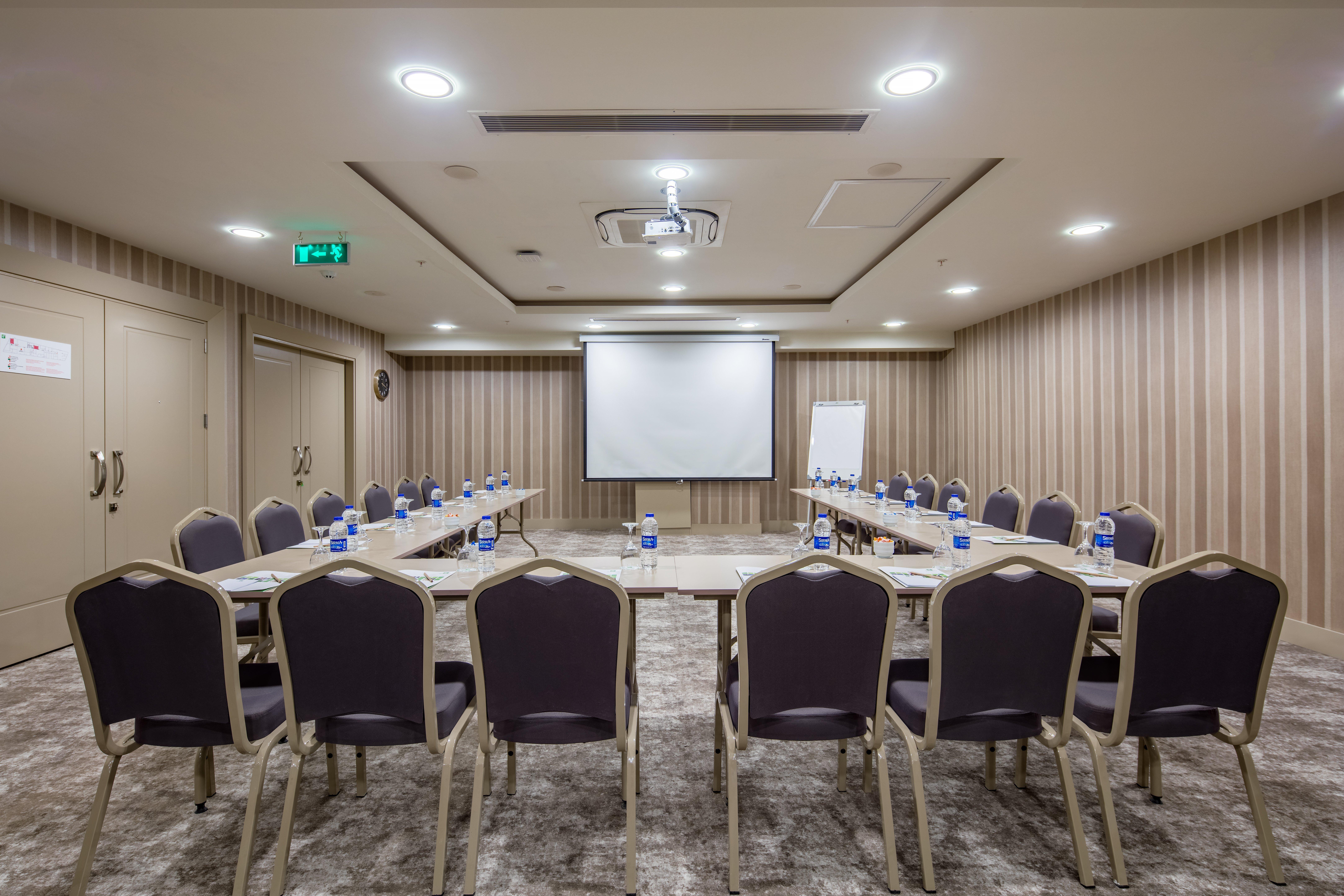 Holiday Inn Antalya - Lara By Ihg Eksteriør billede Meeting room