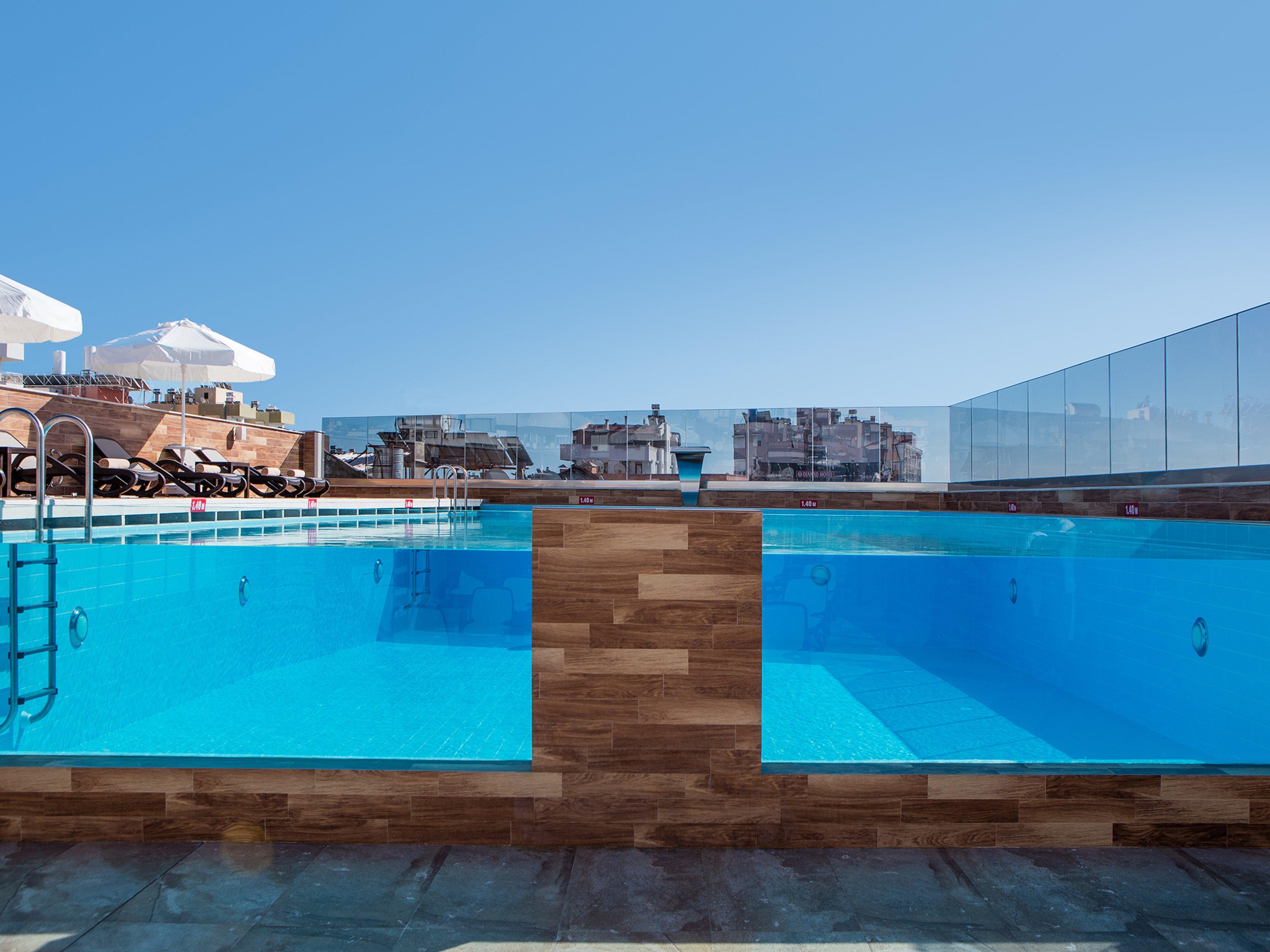 Holiday Inn Antalya - Lara By Ihg Eksteriør billede Rooftop pool