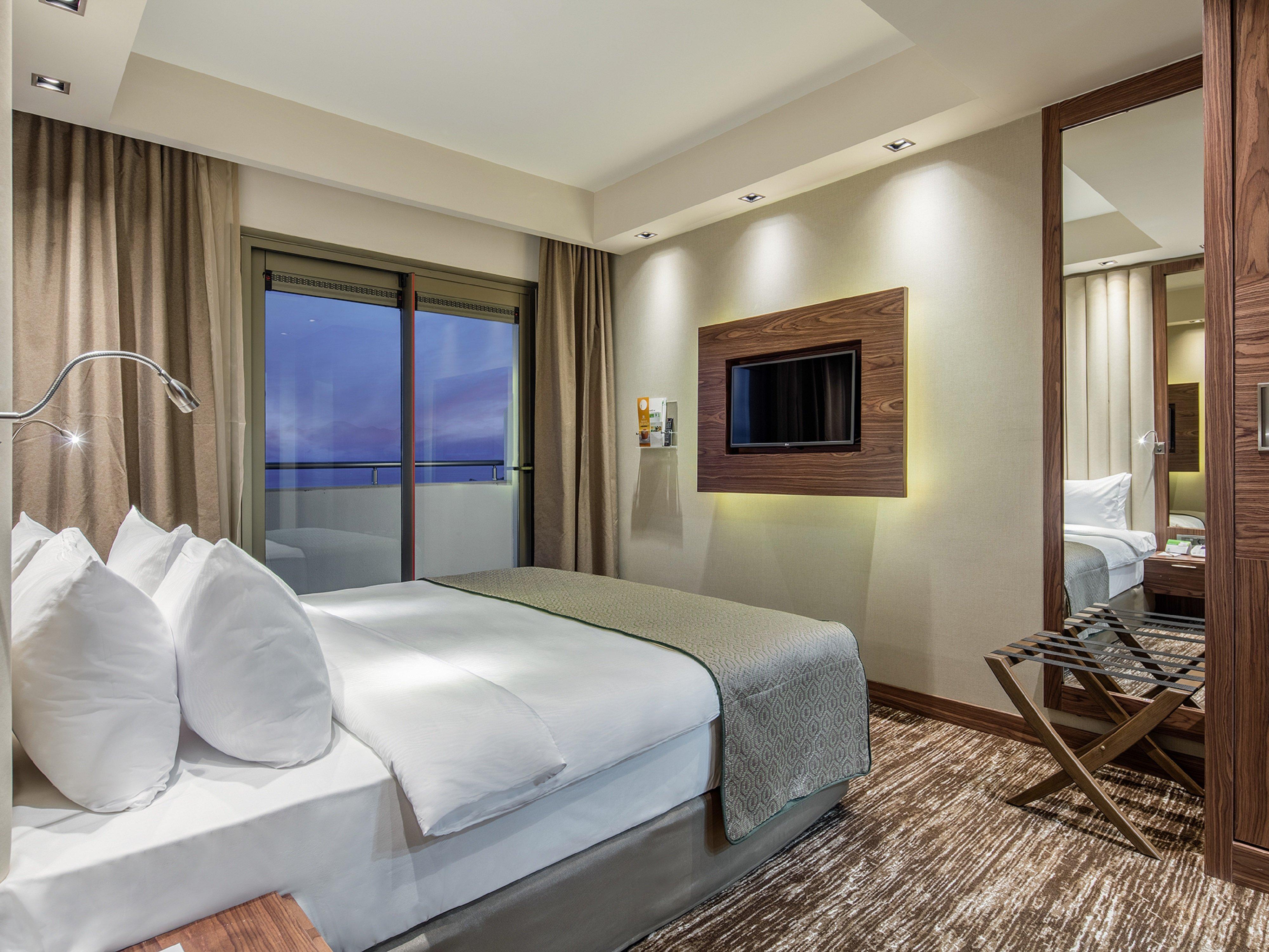 Holiday Inn Antalya - Lara By Ihg Eksteriør billede A bedroom at the hotel