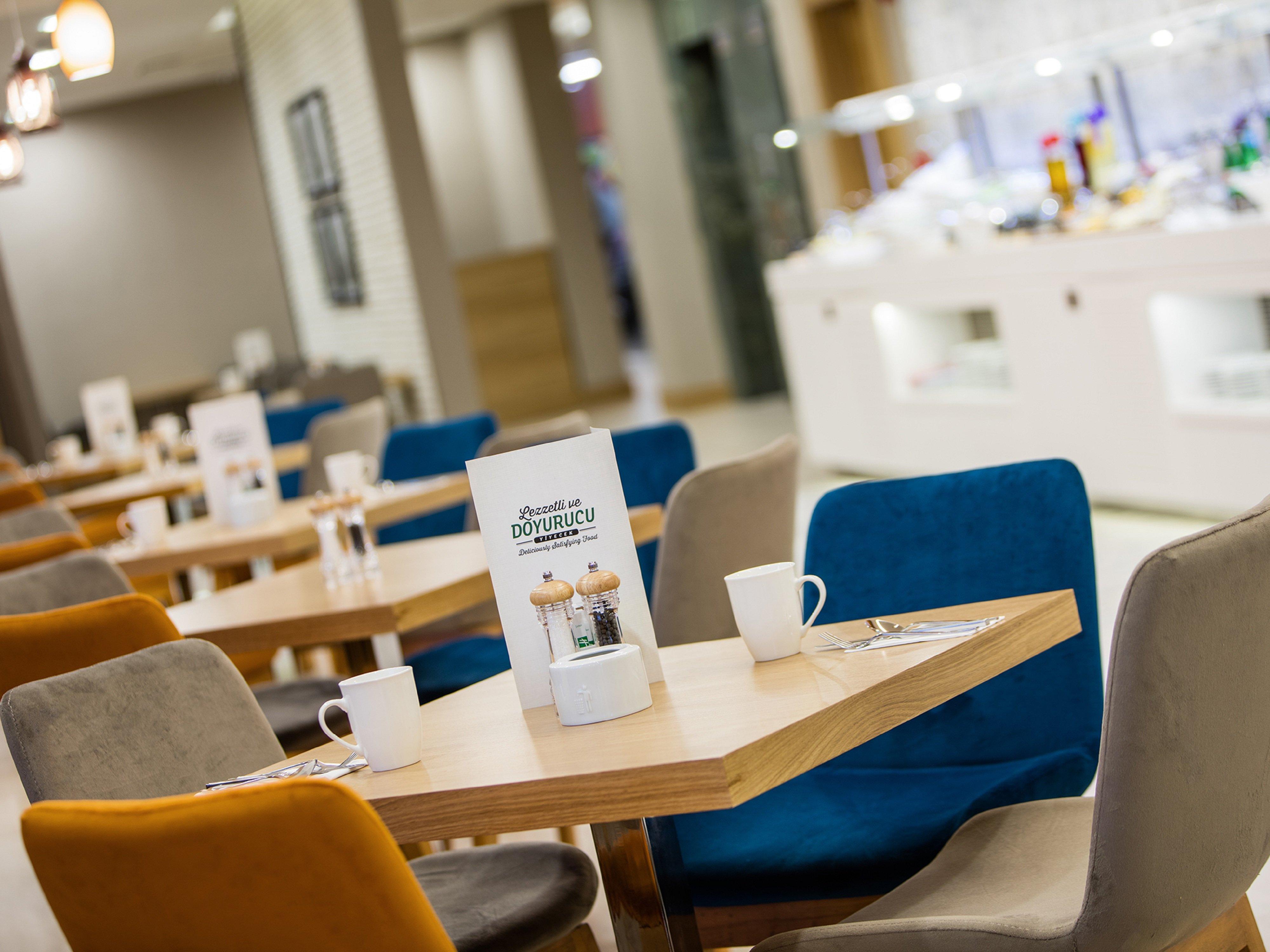 Holiday Inn Antalya - Lara By Ihg Eksteriør billede The lounge at the airport