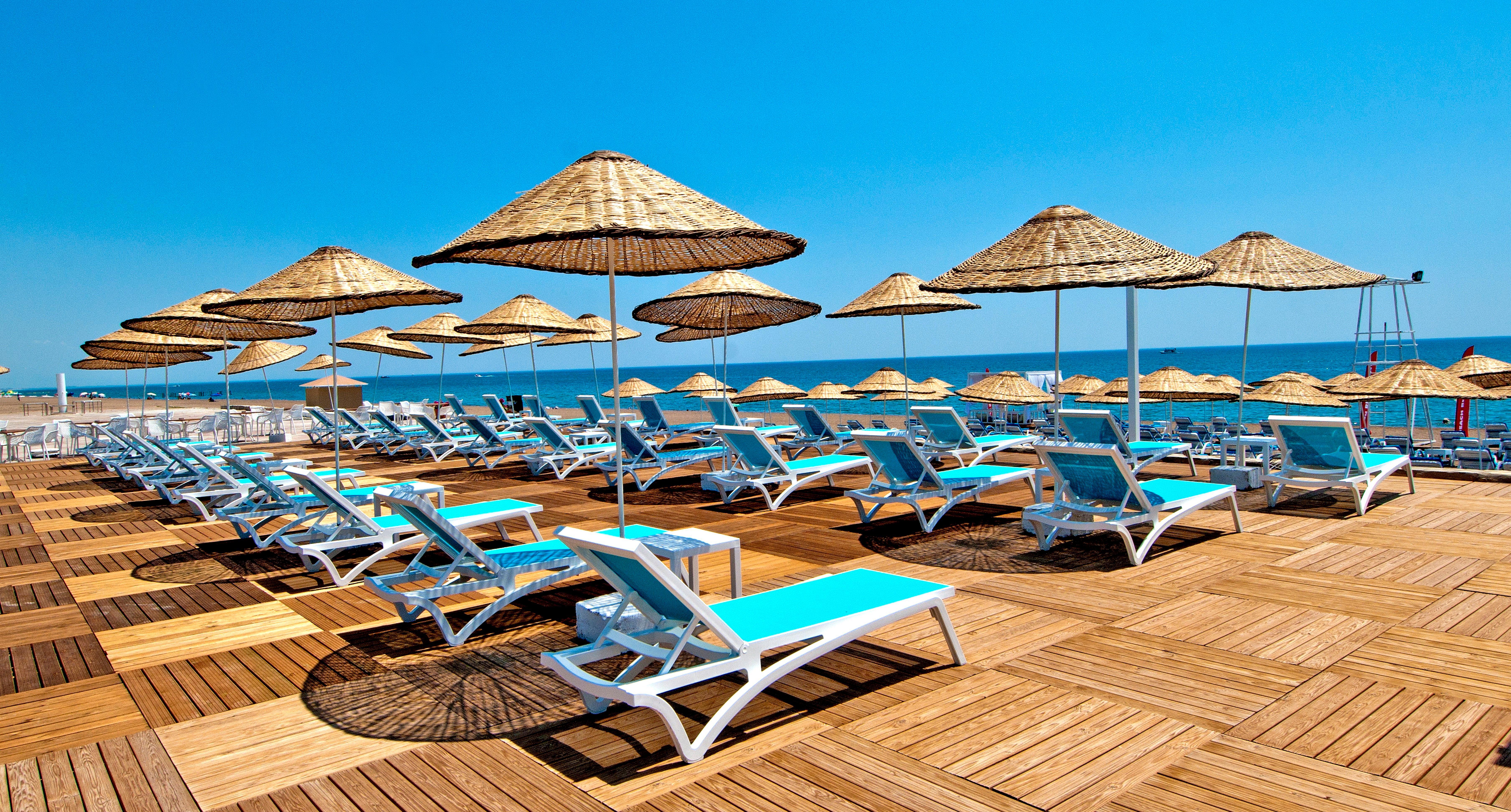 Holiday Inn Antalya - Lara By Ihg Eksteriør billede Beach in Turkey
