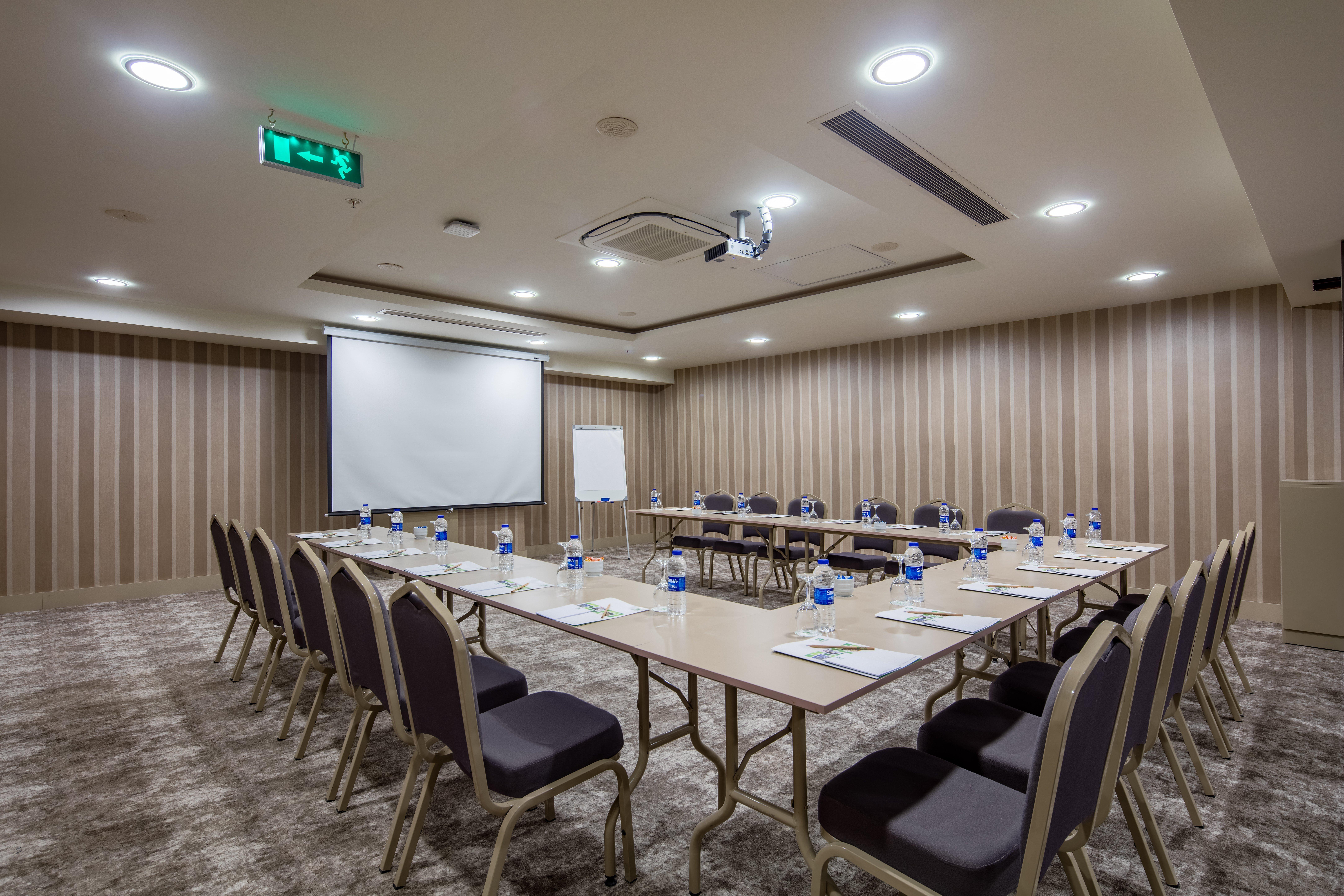 Holiday Inn Antalya - Lara By Ihg Eksteriør billede Meeting room
