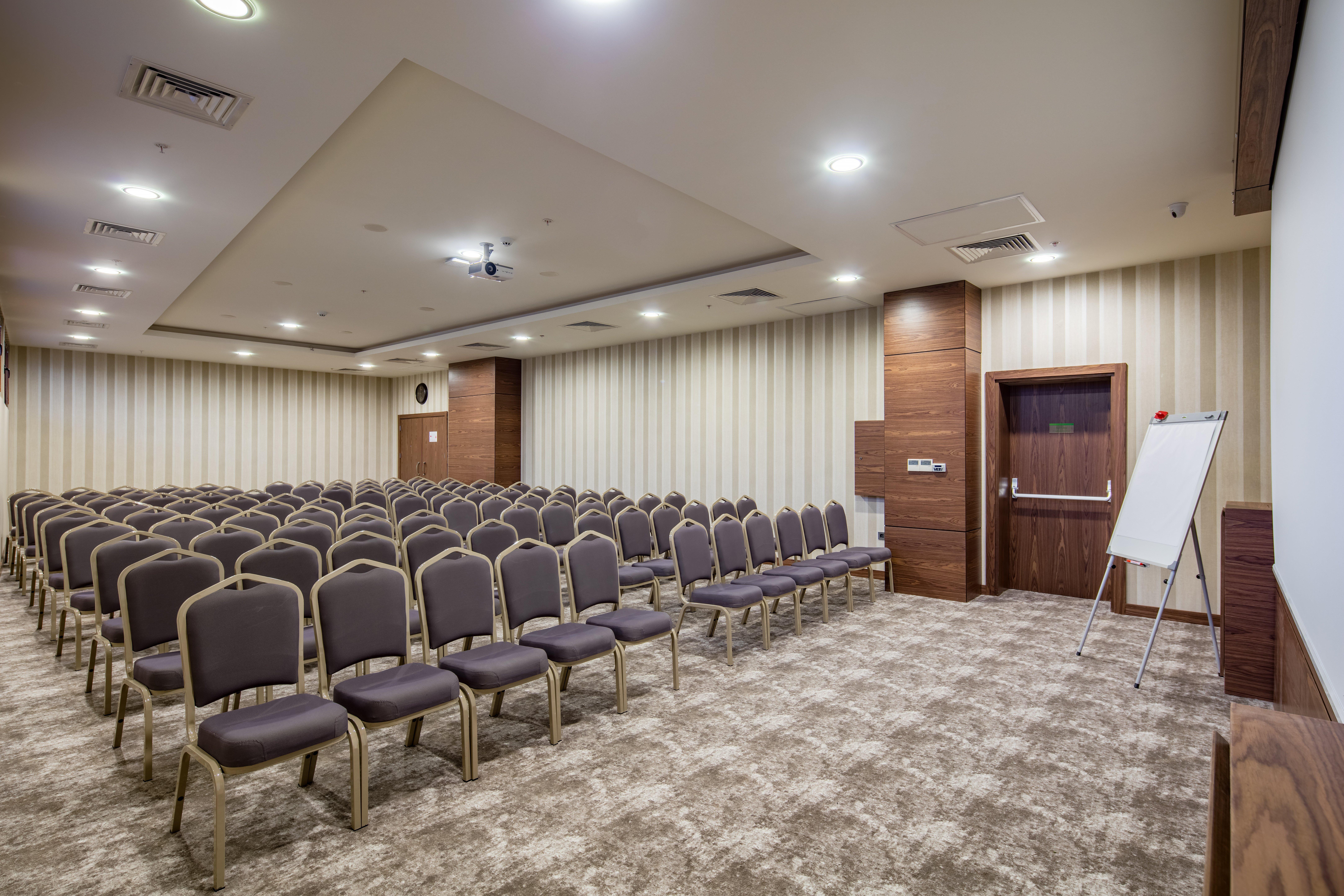 Holiday Inn Antalya - Lara By Ihg Eksteriør billede Meeting room