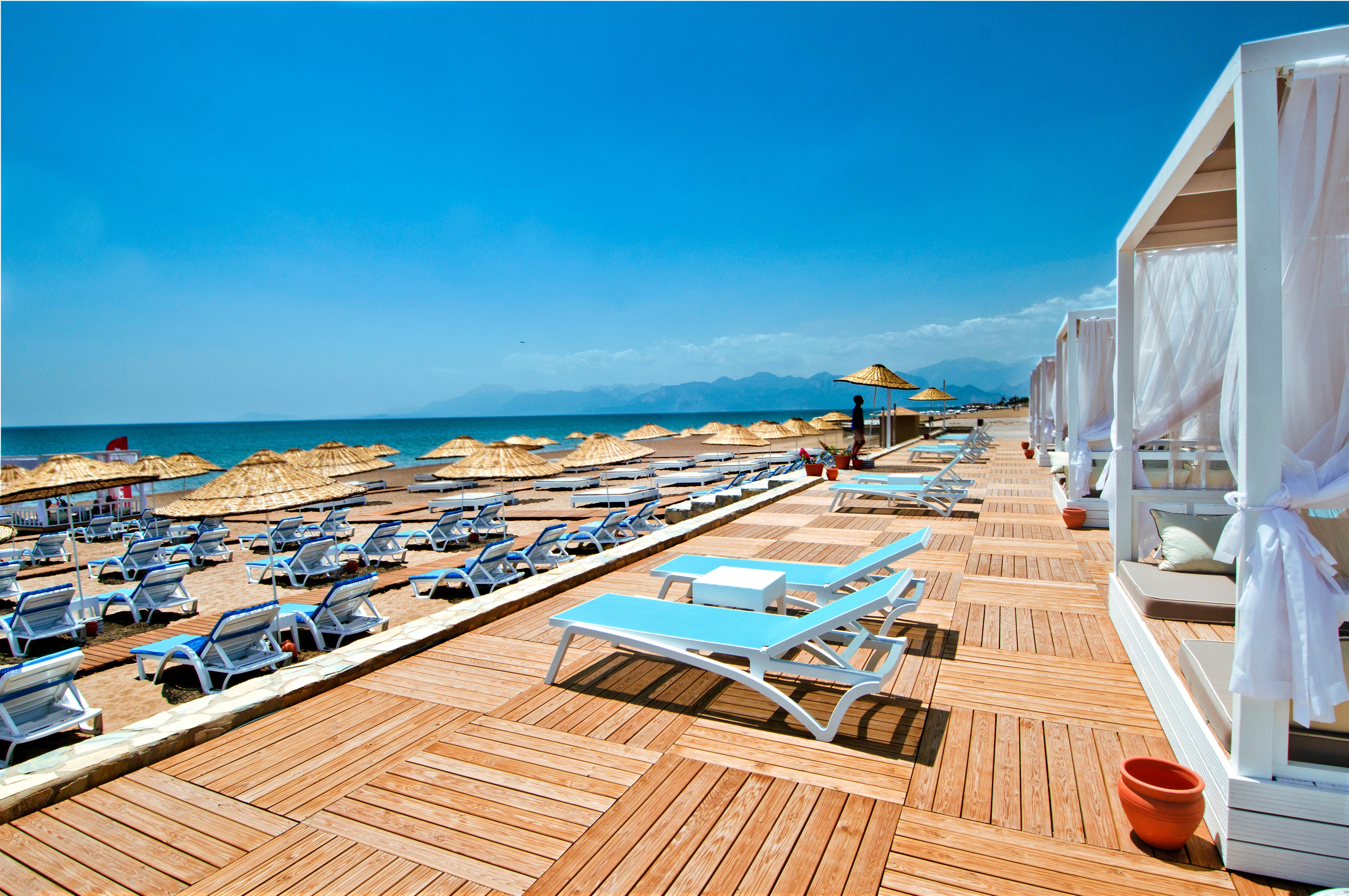 Holiday Inn Antalya - Lara By Ihg Eksteriør billede Beach at the hotel